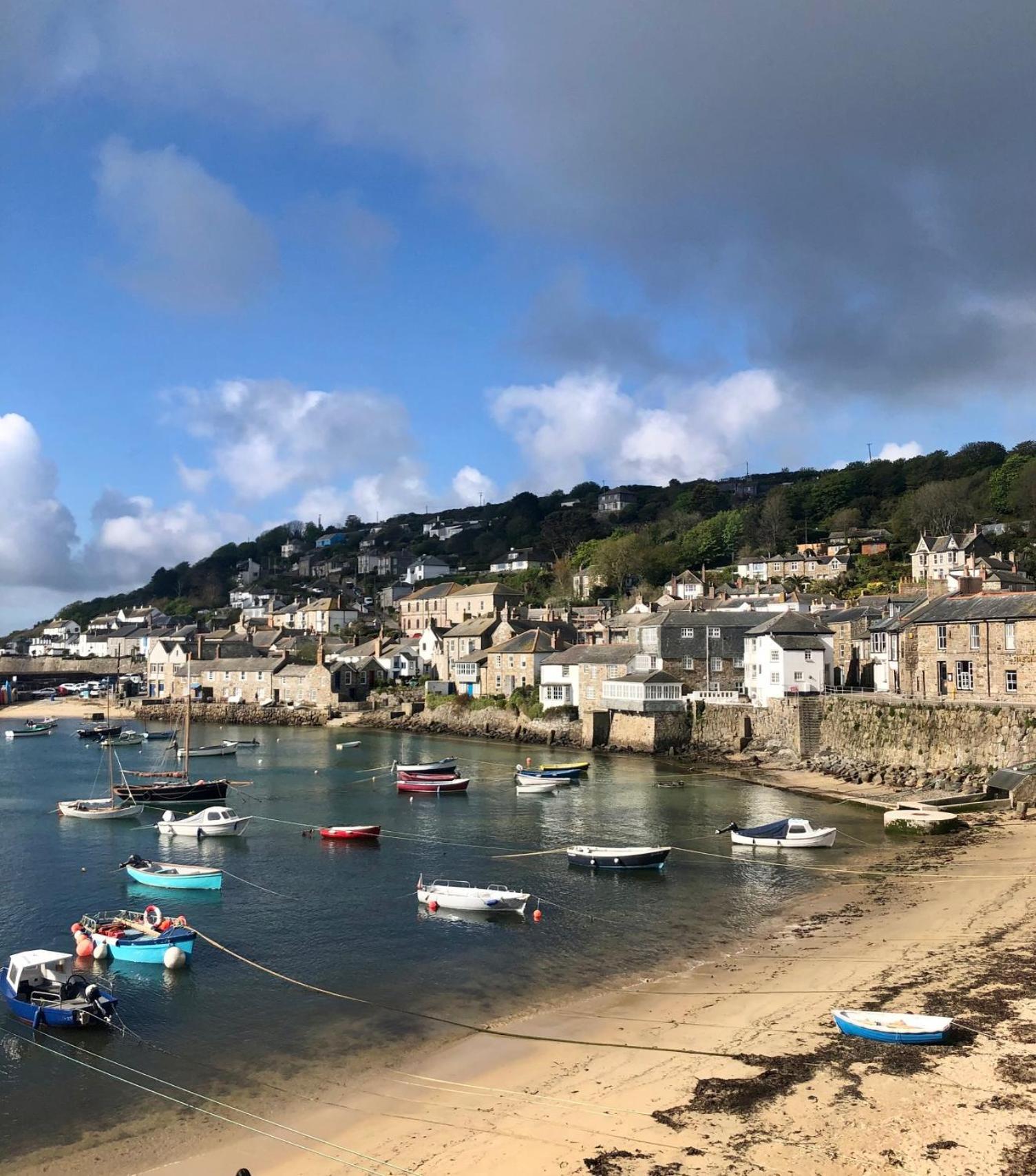 Janies Cottage~ Mousehole~Eclectic Interiors & Vintage Charm 外观 照片