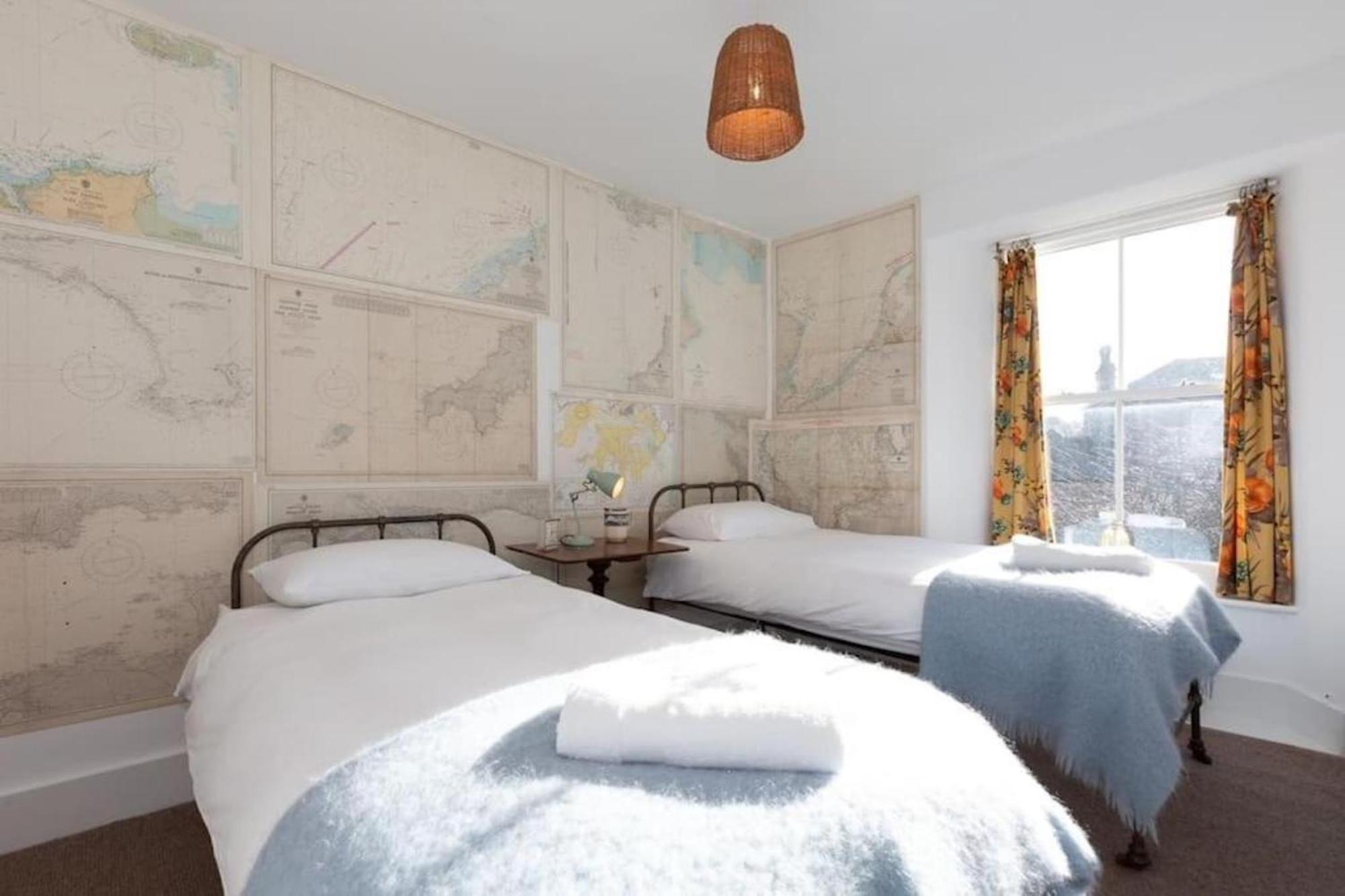 Janies Cottage~ Mousehole~Eclectic Interiors & Vintage Charm 外观 照片