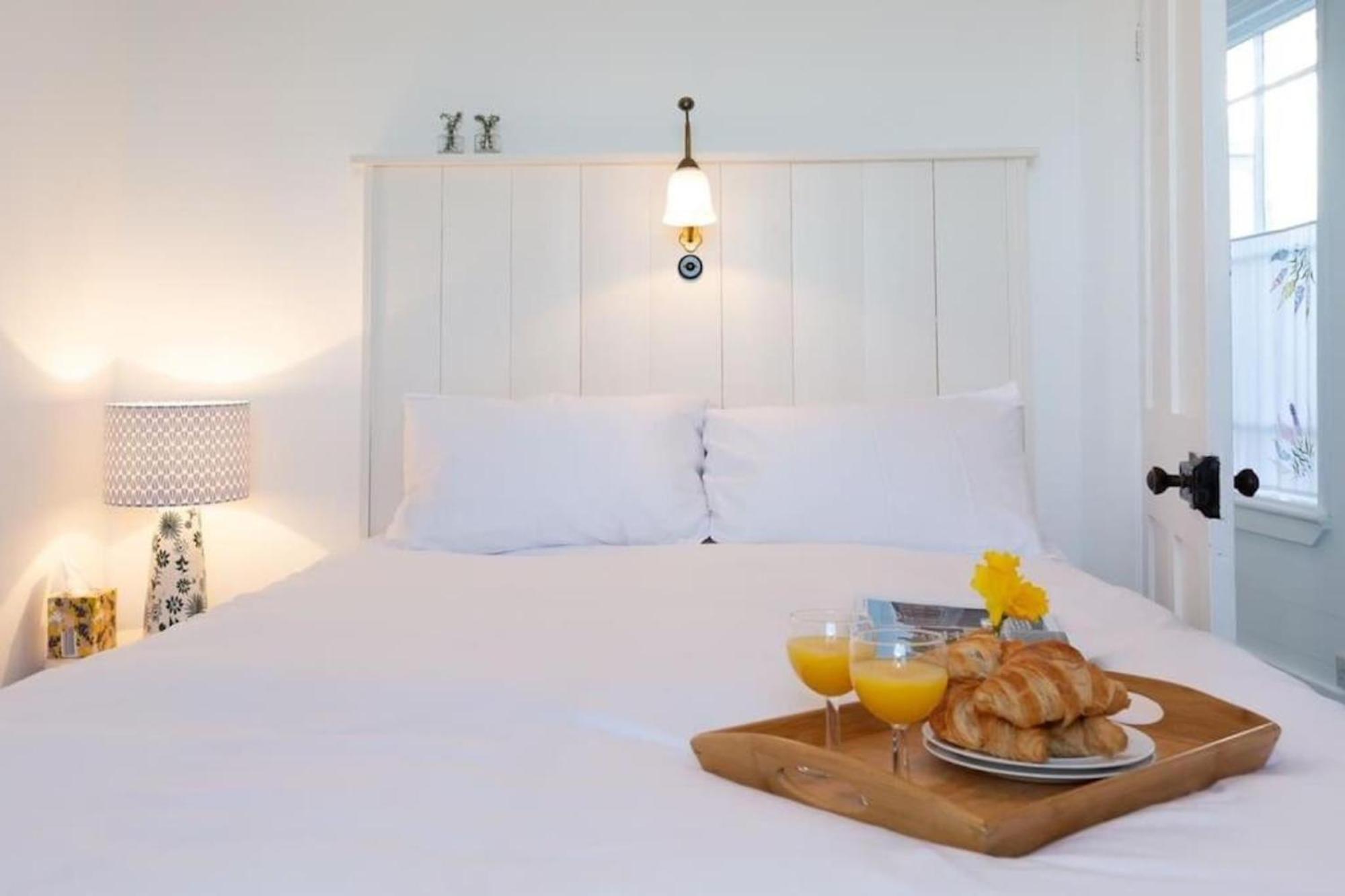 Janies Cottage~ Mousehole~Eclectic Interiors & Vintage Charm 外观 照片