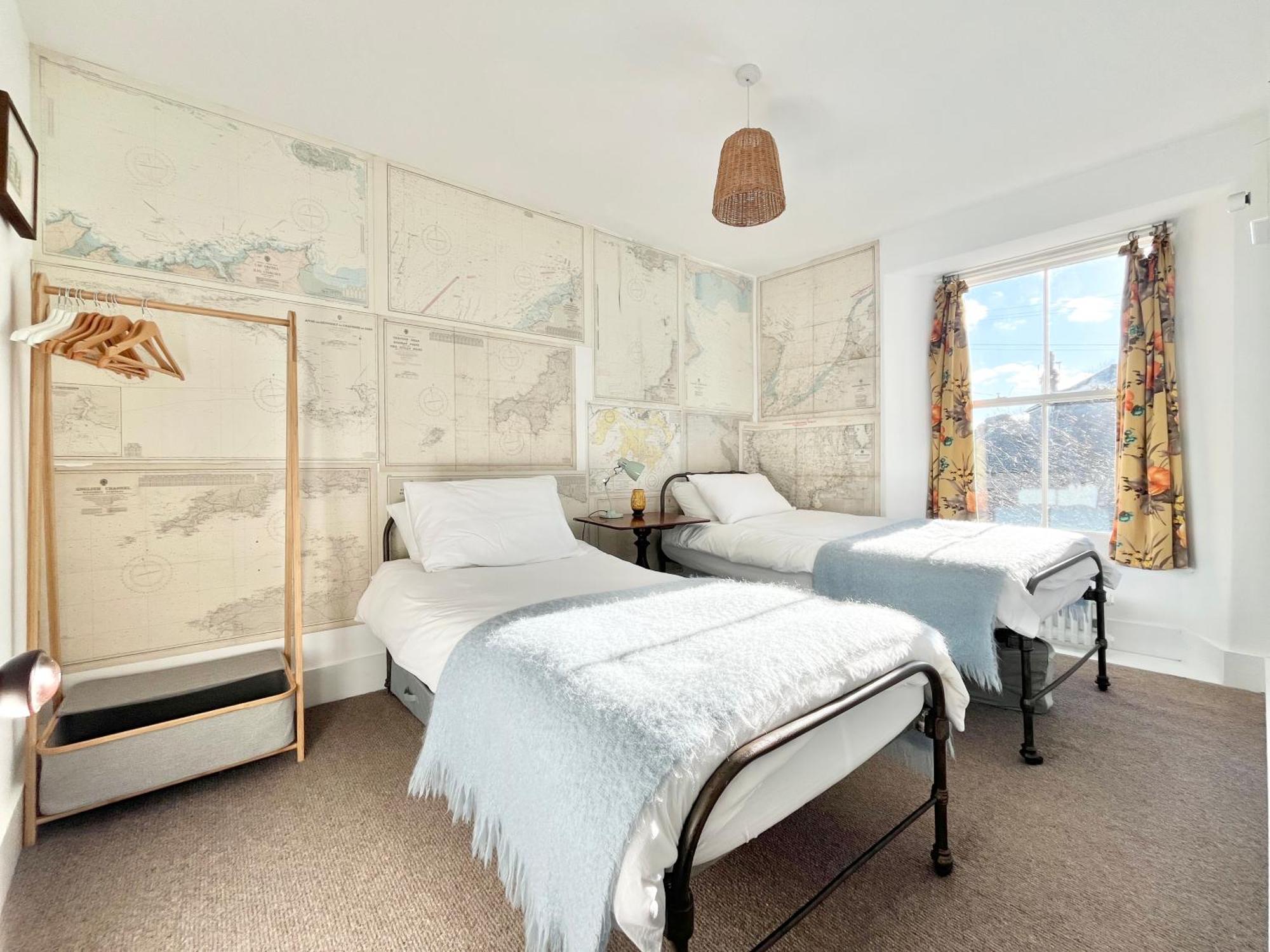 Janies Cottage~ Mousehole~Eclectic Interiors & Vintage Charm 外观 照片