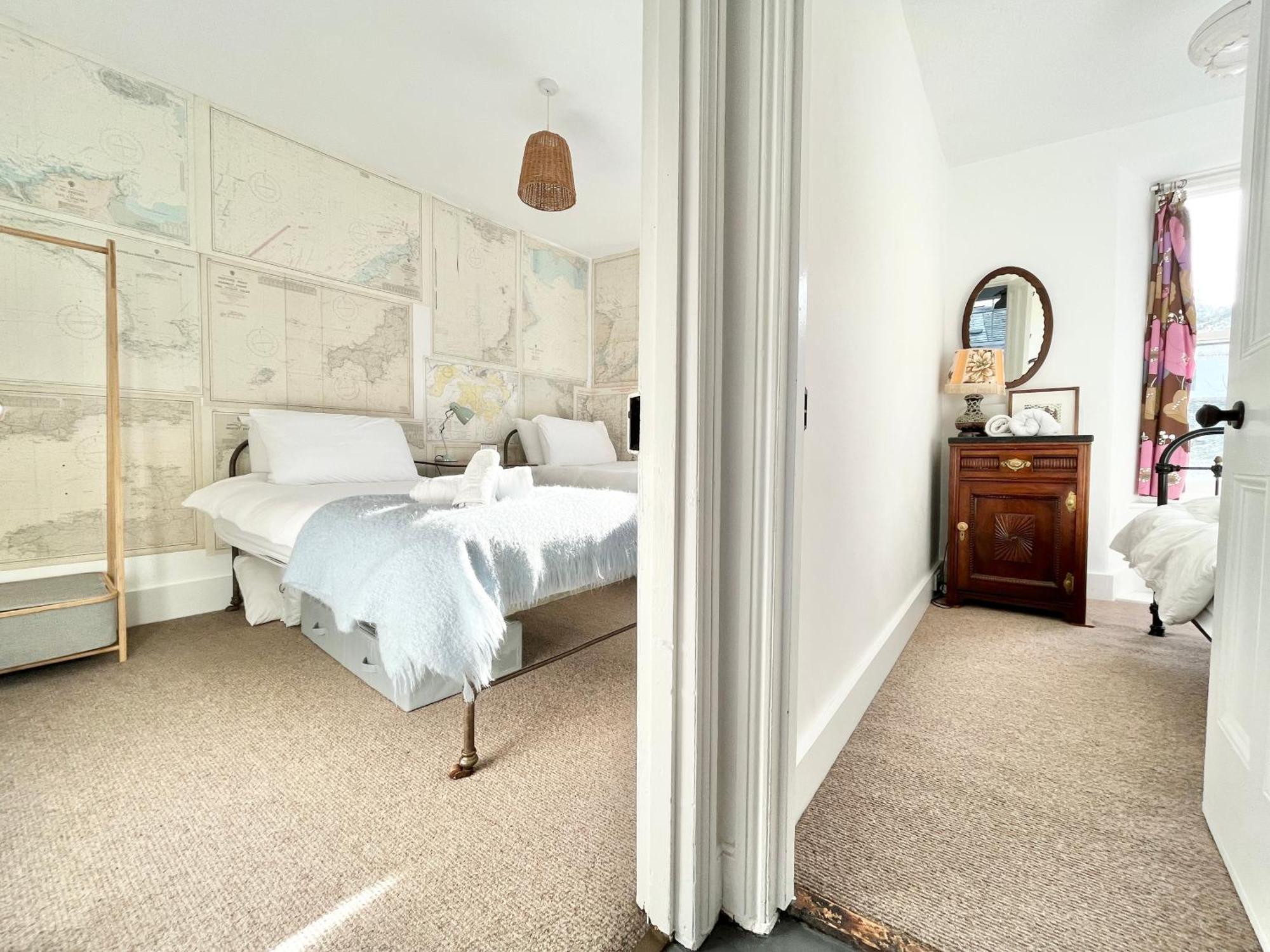 Janies Cottage~ Mousehole~Eclectic Interiors & Vintage Charm 外观 照片