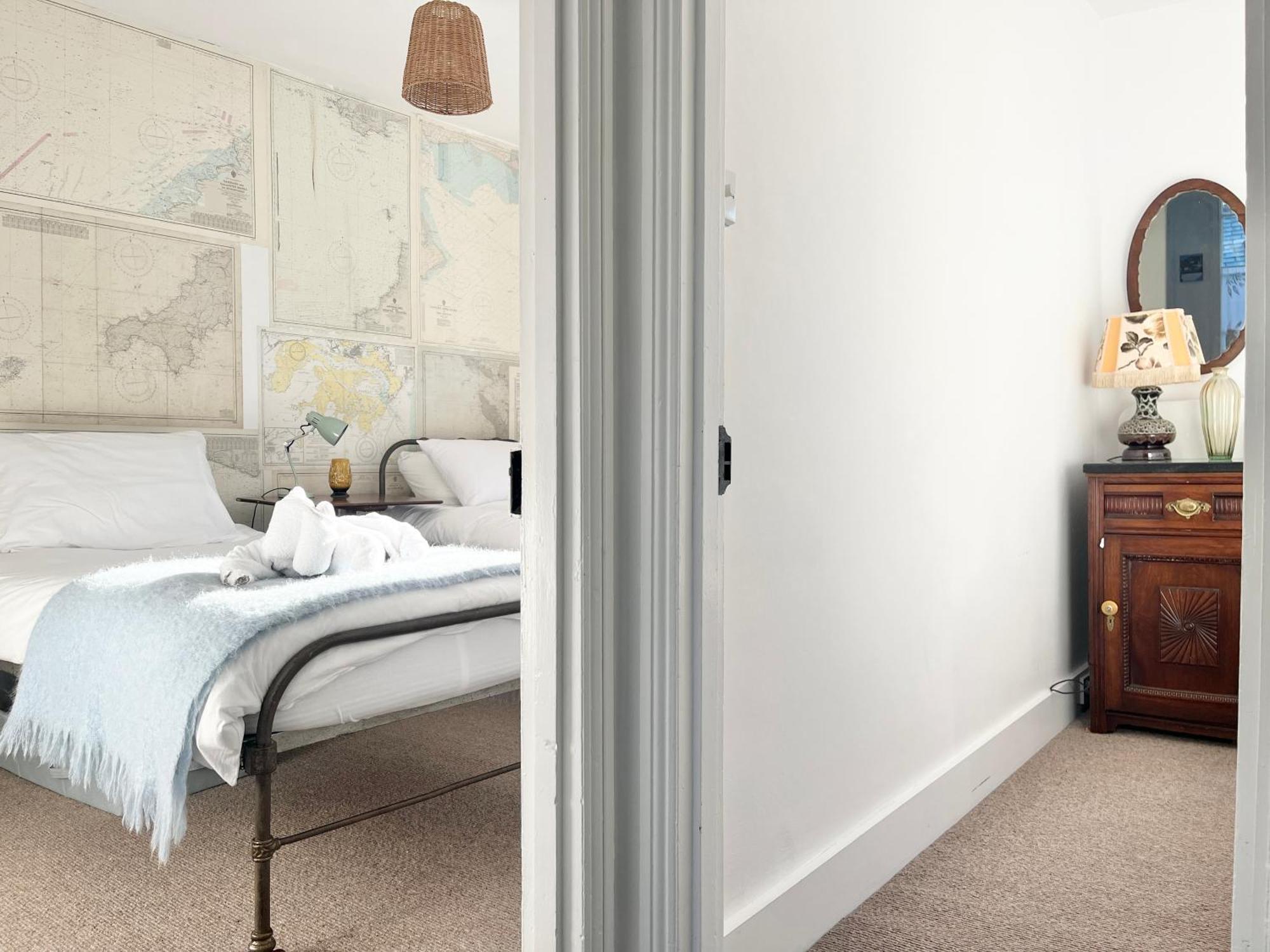 Janies Cottage~ Mousehole~Eclectic Interiors & Vintage Charm 外观 照片